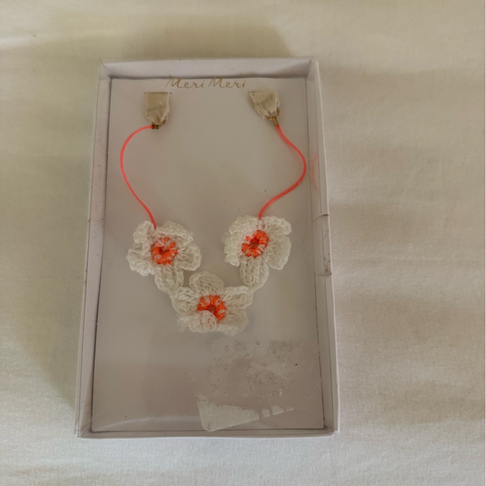 Meri Meri Floral Necklace - Cream and Orange